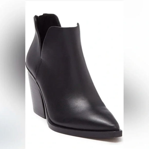 Vince Camuto Gigietta  Black Leather Booties - Picture 1 of 5